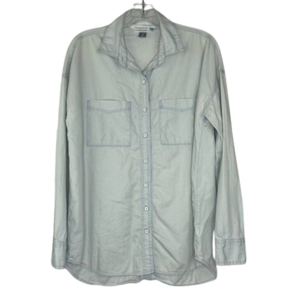 Old Navy "The Boyfriend Shirt" light chambray button down long sleeve shirt